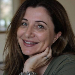 Chantal Miranda: Psychic